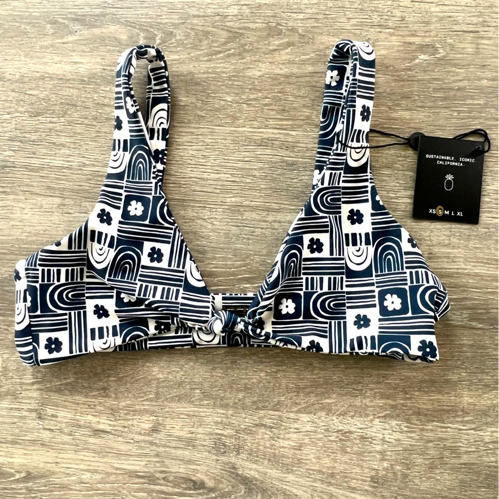 SKATIE NWT Penny top- S